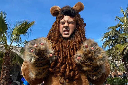 Спортивный врач Баскаков сыграл в "Министерстве неджентльменских дел" Ричи Смелого льва