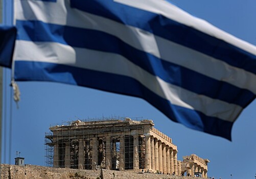 Moody's повысило рейтинг Греции на две ступени