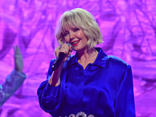 «Умная, красивая, добрая»: певица Валерия поделилась фото невестки в особый день