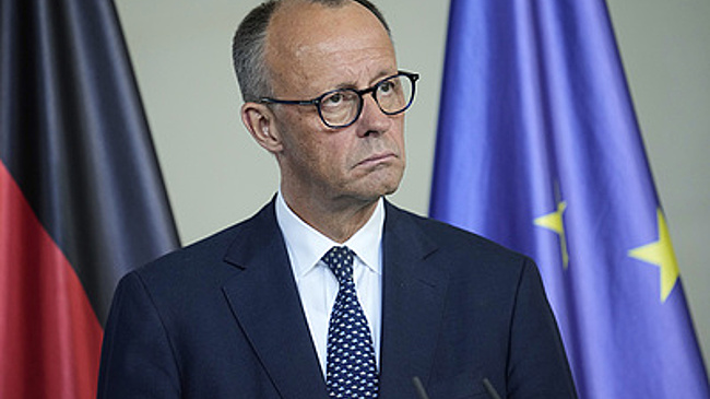 Мерц: преследуемых по политическим мотивам не будут депортировать из ФРГ