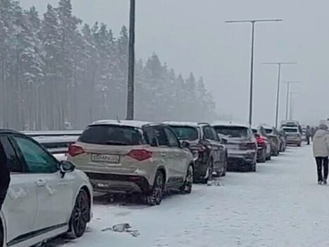 Дорогу на трассе М-11 чистили менее чем за час до массовой аварии
