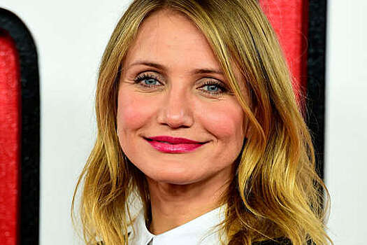 Актриса Кэмерон Диас поцеловалась с мужем Бенджи Мэдденом на прогулке с сыном