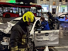 В массовом ДТП в центре Челябинска вспыхнул автомобиль