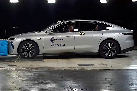 Китайский NIO ET7 оказался безопаснее Volkswagen ID.3
