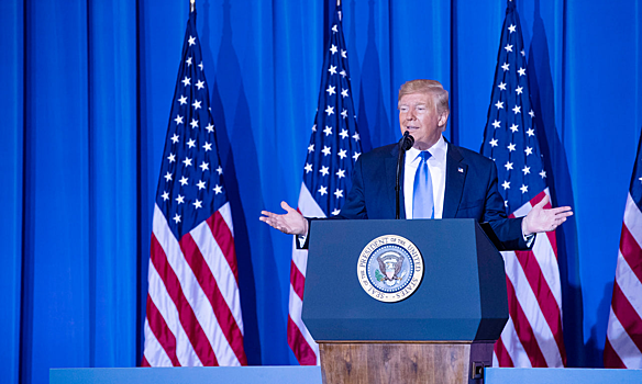 Трампу разрешили депортировать 500 000 мигрантов