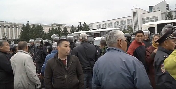 На участника стихийного митинга в Улан-Удэ завели уголовное дело