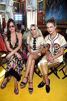 Как выглядят сестры: Дакота Джонсон, Стелла Бандерас и Грейс Джонсон на показе Gucci