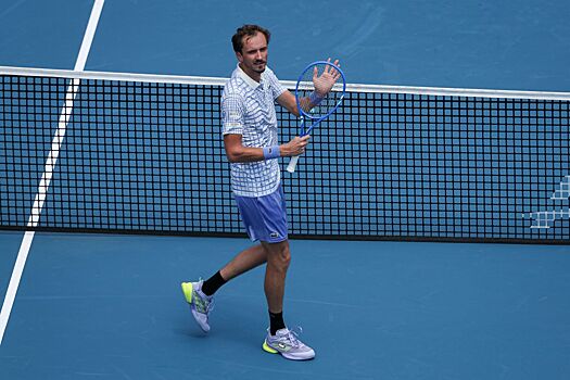 Даниил Медведев показал неприличный жест во время матча 1-го круга US Open — 2025