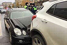 В России предложили маркировать автомобили лихачей специальной наклейкой
