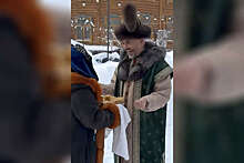 Стилист Александр Рогов примерил традиционный татарский костюм