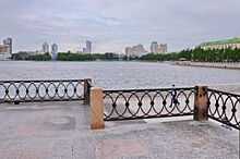 Власти Екатеринбурга отказались устраивать пляж на Городском пруду