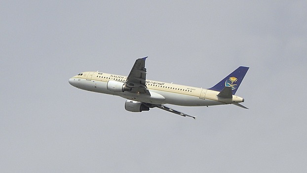 Новая авиакомпания Саудовской Аравии разрешит алкоголь и шорты на борту