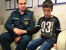 Пожарные навестили слепого мальчика, звонившего в МЧС от одиночества