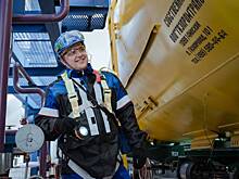 Не офисом единым: рабочие профессии становятся все престижнее