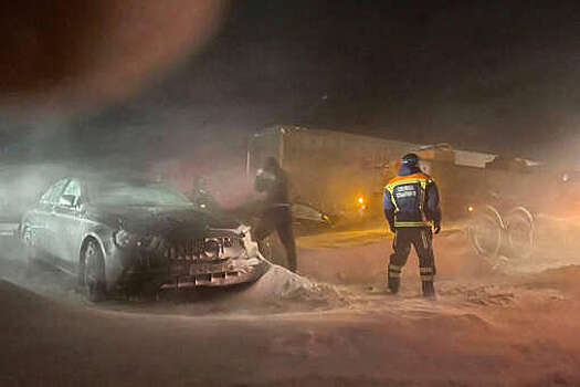 Десятки машин застряли на трассах в Саратовской области