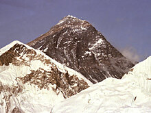 Альпинисты РФ продолжили штурм Эвереста, несмотря на землетрясение