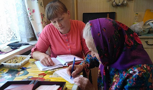 В населённых пунктах Вологодской области более 120 участковых соцработников помогают местным жителям получать поддержку