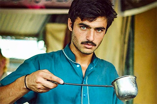 Продавец чая из Пакистана стал интернет-сенсацией