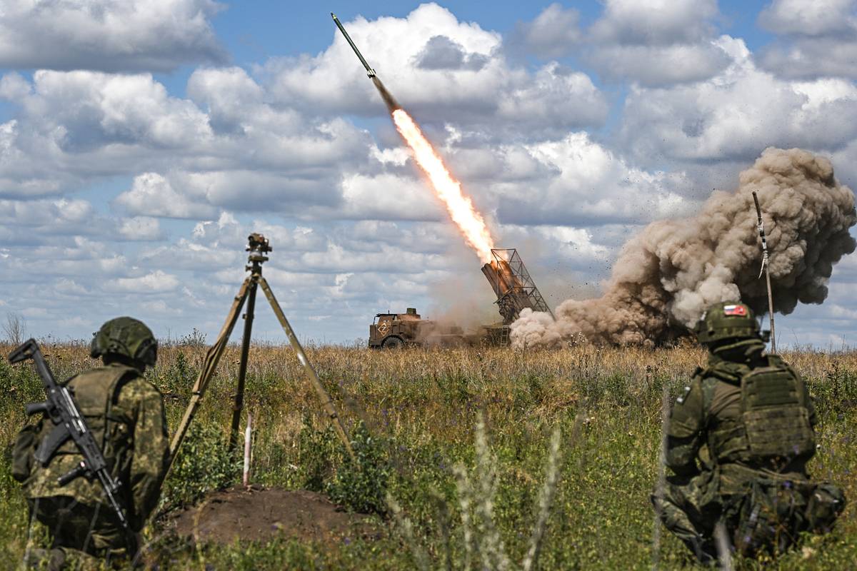 Военкор заявил о взрывах на одном из главных узлов снабжения ВСУ