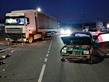 Под Петровском после столкновения с большегрузом погиб водитель «Оки»