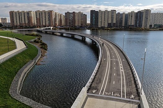 В Люберцах открыли парк «Дружба» с пешеходным мостом через озеро