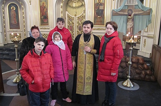 Воспитанники детского дома Черемушек посетили храм Живоначальной Троицы в Воронцове
