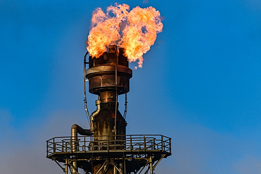 Принявшим потолок цен на нефть из РФ странам указали на серьезные последствия
