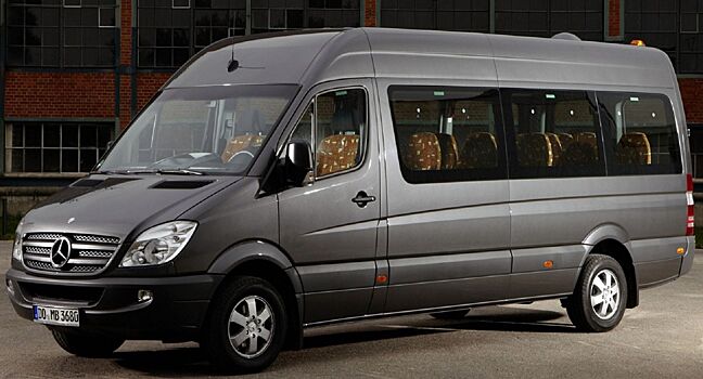 Человек без рук и ног управляет переделанным фургоном Sprinter