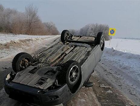 На трассе "Самара - Бугуруслан" перевернулась Priora, госпитализирована пассажирка