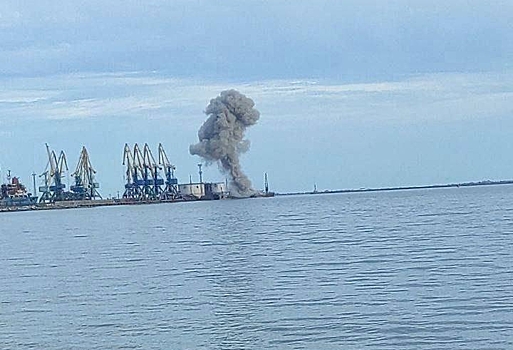 Взрывы в порту Бердянска объяснили