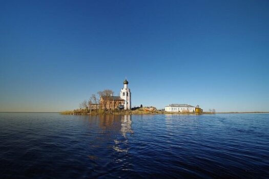 Один человек и каменный остров: история о том, как советский инженер стал Робинзоном ради обители