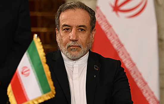 Иран не видит оснований для ведения переговоров с "евротройкой"