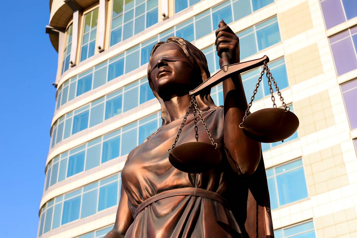 Суд решит судьбу российского подростка после теракта на железной дороге