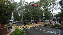 Умные пешеходные переходы заработали на восьми улицах Вологды