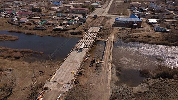 Мост через реку Суундук в Кваркенском районе готов на 60%