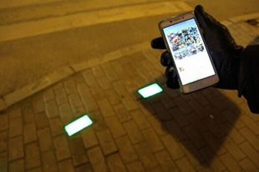 В Перми установили светофор для смартфонозависимых пешеходов
