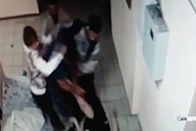 Драка мигрантов в московском хостеле попала на видео