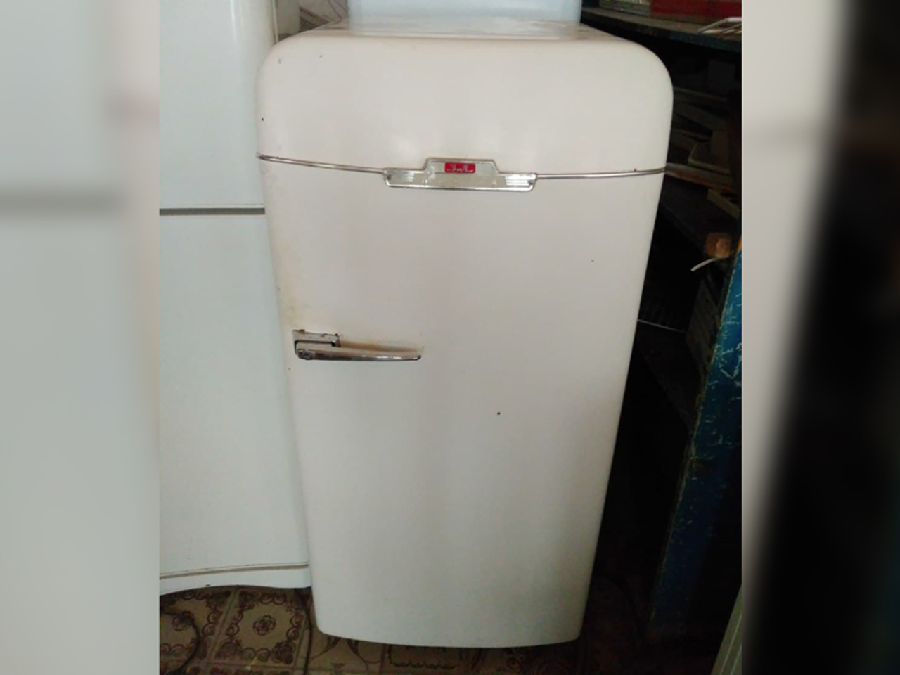 Старые холодильники мир. Холодильник мир двухкамерный кшд 270/80. Холодильник мир размеры. Старые холодильники мир. Холодильник 60 годов.