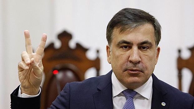 СМИ: Саакашвили доставили в военный госпиталь на реанимобиле