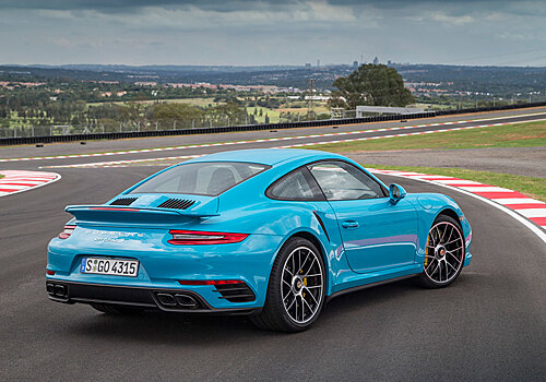 Видео: Porsche 911 проехал по горнолыжному склону в Шотландии