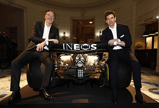 Стала известна сумма контракта Mercedes с Ineos