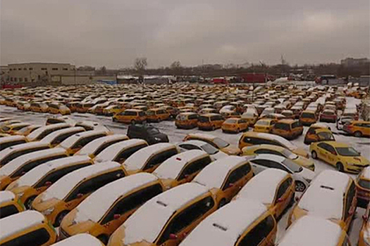 Кладбище московских такси показали на видео