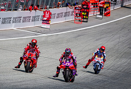 Франческо Баньяя в доминирующем стиле выиграл основную гонку MotoGP в Австрии