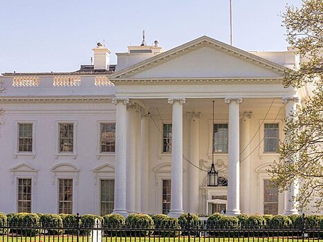 Белый дом опроверг драку Маска и главы Минфина США Бессента