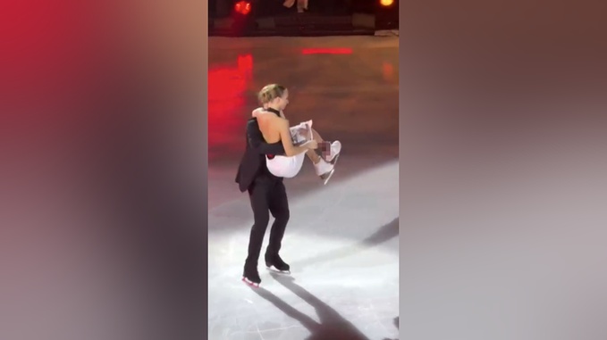 Российская фигуристка получила рваную травму голени во время выступления