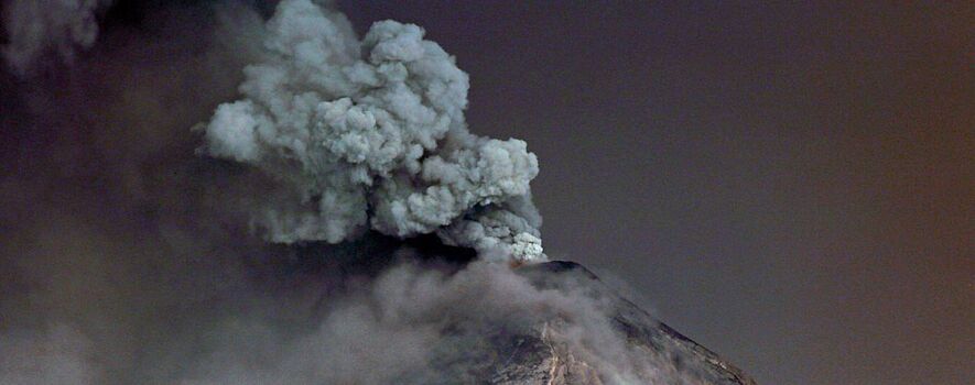 Извержение вулкана в Италии привело к гибели туристов