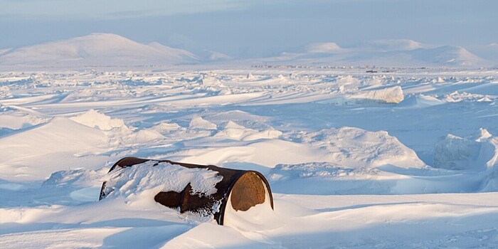 Очистка мыса Челюскин от мусора займет более 10 лет. Здесь ржавые бочки, сгнившая техника и даже останки кораблей