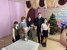 Замгубернатора Курской области вручил подарки многодетной семье