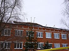 Обрушившуюся под тяжестью снега кровлю общежития в Малой Пурге должны восстановить до 15 марта