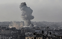 Эксперт назвал цель ударов Израиля по Рафаху